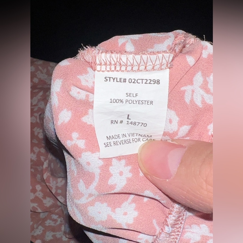 EUC Sienna Sky Peachy Floral Vneck faux wrap Waist cinched Flowy Top Size L - Picture 7 of 7